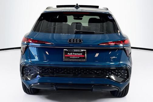 Malpelo Blue Metallic 2026 Audi Q3 TFSI quattro S tronic