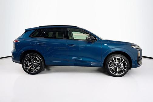 Malpelo Blue Metallic 2026 Audi Q3 TFSI quattro S tronic