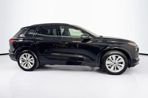 2025 Audi Q6 e-tron Premium Plus