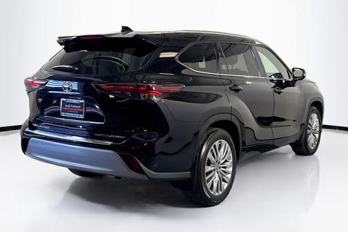 2024 Toyota Highlander 