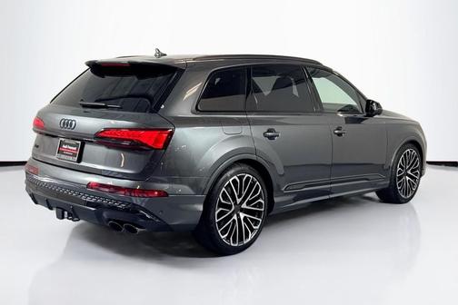 2026 Audi SQ7 4.0T Premium Plus