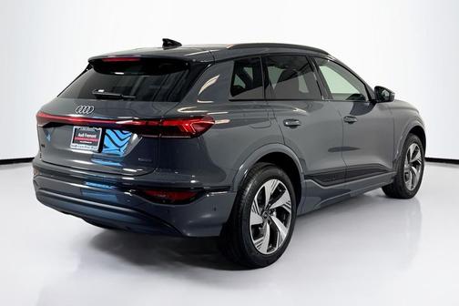 2025 Audi Q6 e-tron Premium Plus quattro