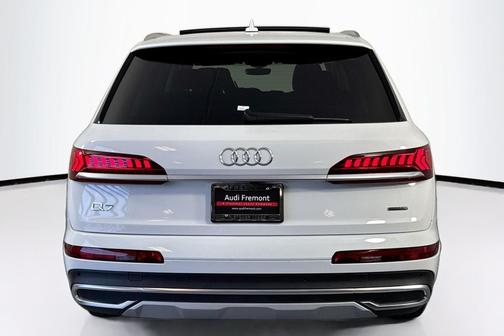 2023 Audi Q7 55 Premium