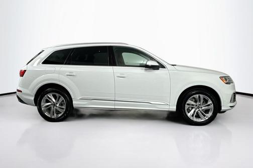 2023 Audi Q7 55 Premium