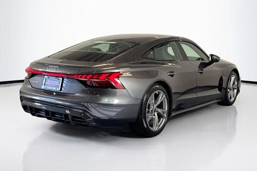 2023 Audi e-tron GT Premium Plus quattro