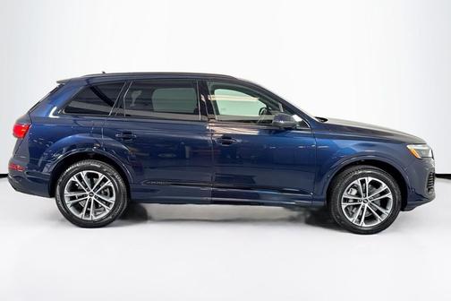 2025 Audi Q7 45 Premium