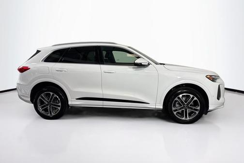 2025 Audi Q5 Premium TFSI quattro S tronic