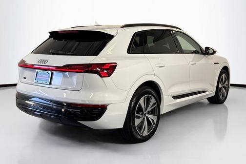 2024 Audi Q8 e-tron Premium