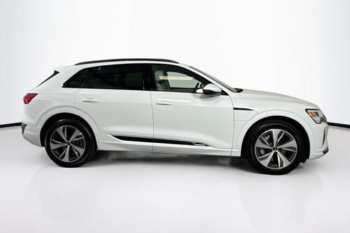 2024 Audi Q8 e-tron Premium