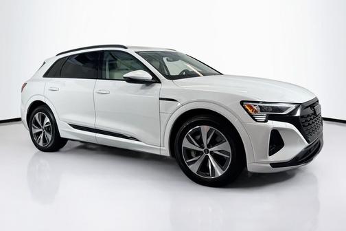 2024 Audi Q8 e-tron Premium