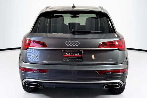 Daytona Gray Pearl Effect 2022 Audi Q5 45 S line Premium