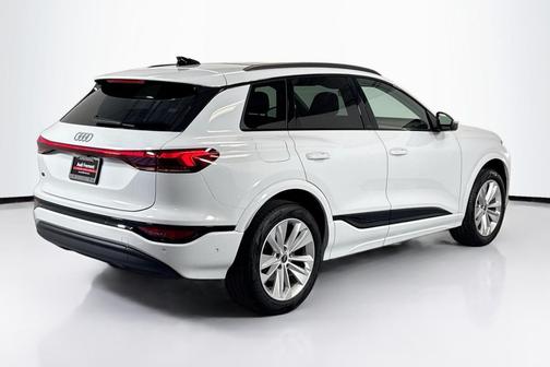 2025 Audi Q6 e-tron Premium