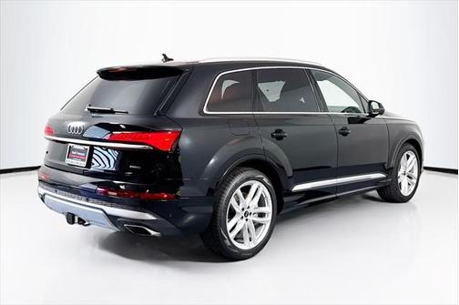 2025 Audi Q7 55 Premium Plus