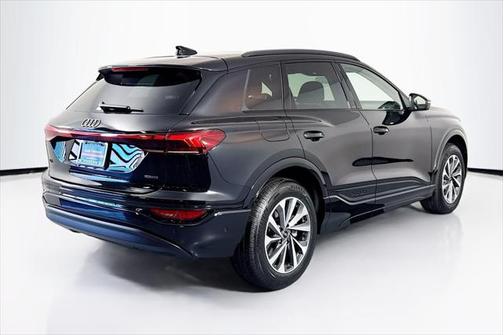 2025 Audi Q6 e-tron Premium Plus quattro