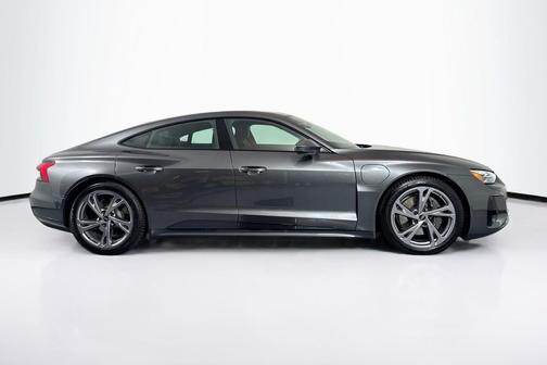 2022 Audi e-tron GT Premium Plus