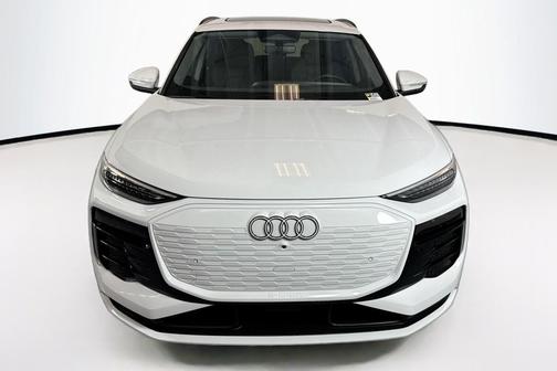 2025 Audi Q6 e-tron Premium Plus quattro