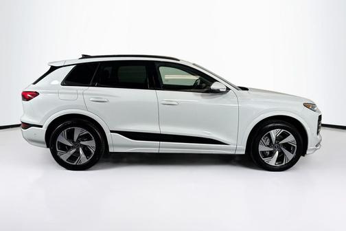 2025 Audi Q6 e-tron Premium Plus quattro