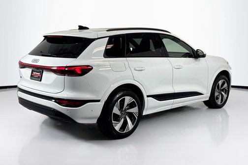 2025 Audi Q6 e-tron Premium Plus quattro