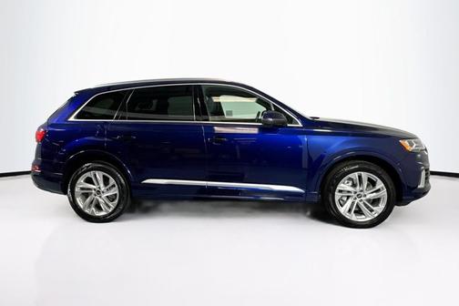 2022 Audi Q7 55 Premium Plus