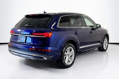 2022 Audi Q7 55 Premium Plus