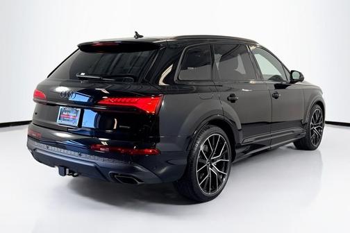 2025 Audi Q7 55 Premium Plus