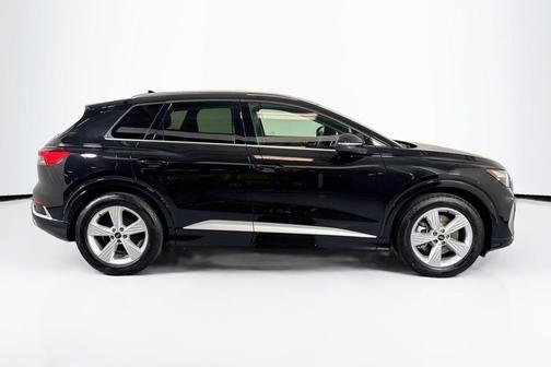 2025 Audi Q4 e-tron Premium 55 quattro