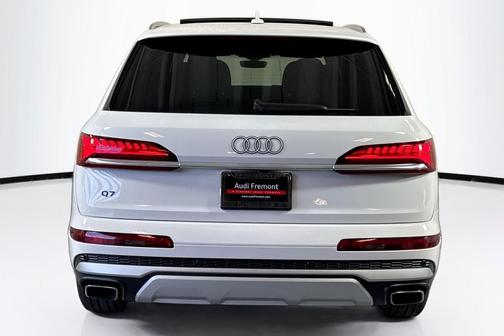 2025 Audi Q7 55 Premium Plus