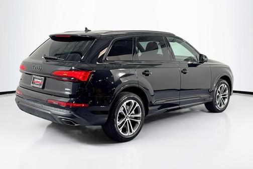 2026 Audi Q7 45 Premium