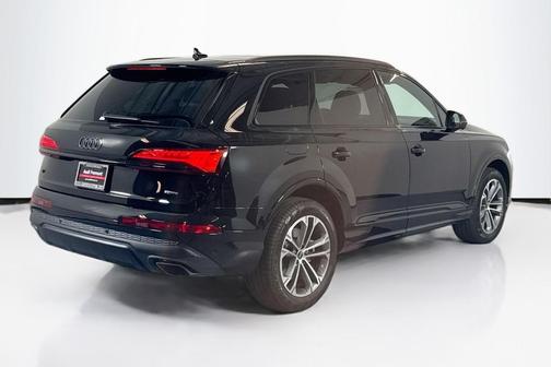 2026 Audi Q7 45 Premium