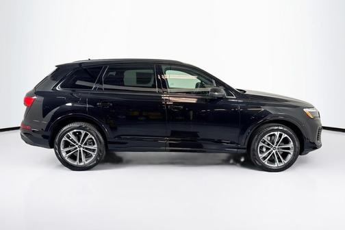 2026 Audi Q7 45 Premium