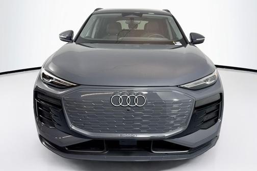 2025 Audi Q6 e-tron Premium quattro