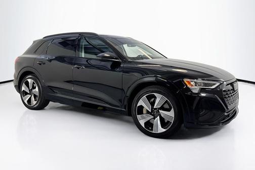 2024 Audi Q8 e-tron Premium
