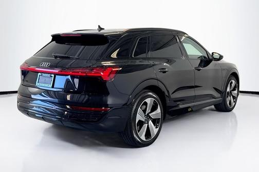 2024 Audi Q8 e-tron Premium