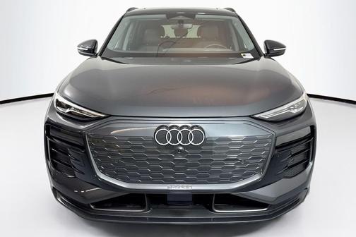 2025 Audi Q6 e-tron Premium quattro