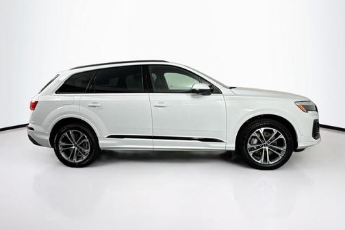 2025 Audi Q7 45 Premium Plus