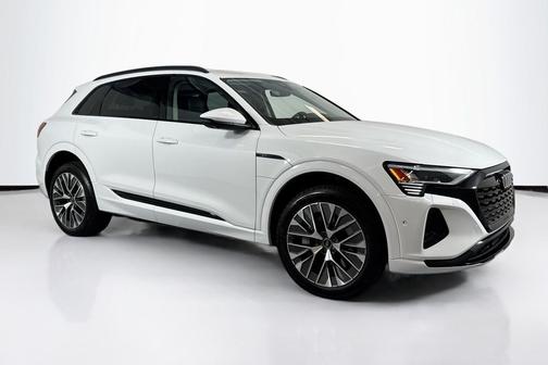2024 Audi Q8 e-tron Prestige