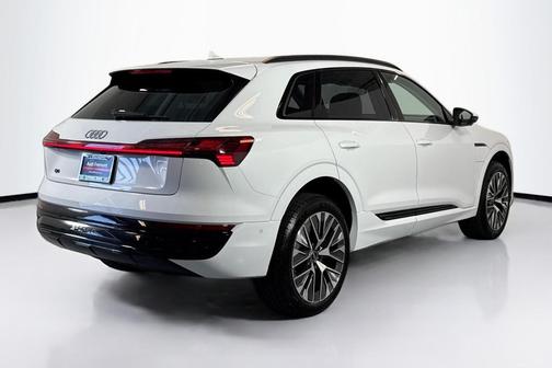 2024 Audi Q8 e-tron Prestige