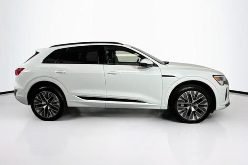2024 Audi Q8 e-tron Prestige