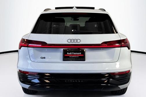 2024 Audi Q8 e-tron Prestige