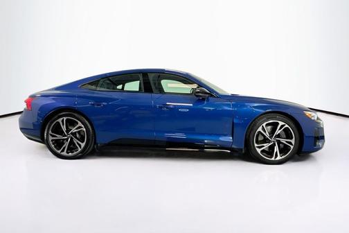 2022 Audi e-tron GT Premium Plus