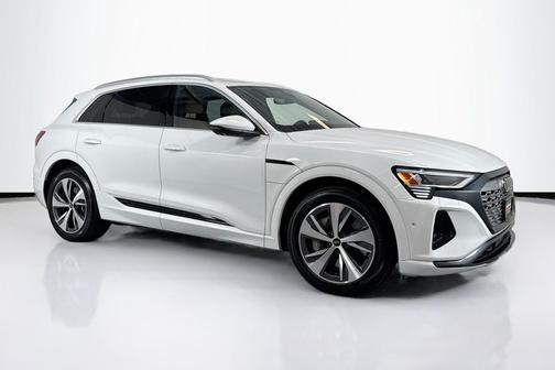 2024 Audi Q8 e-tron Premium Plus
