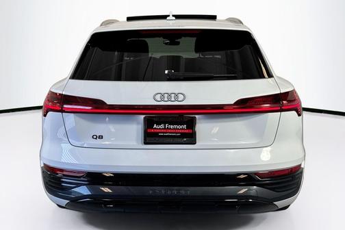 2024 Audi Q8 e-tron Premium Plus