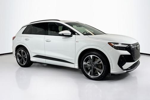 2024 Audi Q4 e-tron Premium Plus 55 quattro