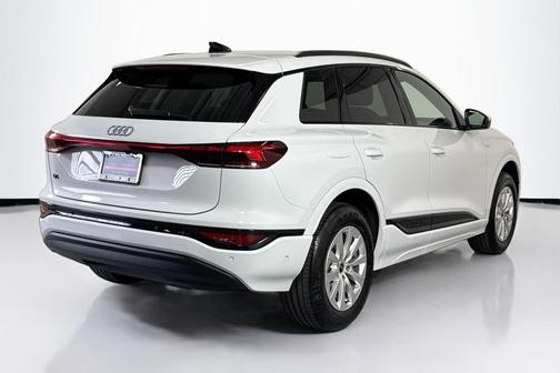 2025 Audi Q6 e-tron Premium