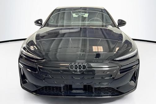 Mythos Black Metallic 2027 Audi A6 e-tron Premium Plus