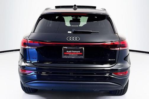 2025 Audi Q6 e-tron Premium Plus quattro