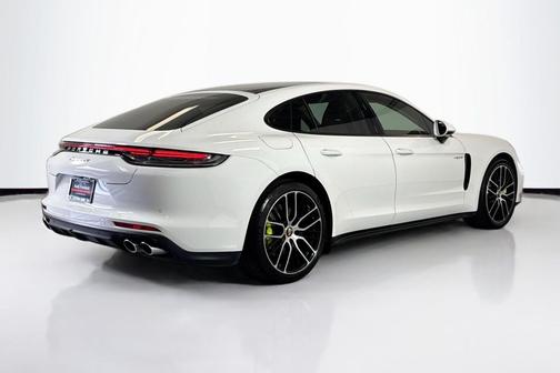 2023 Porsche Panamera 4