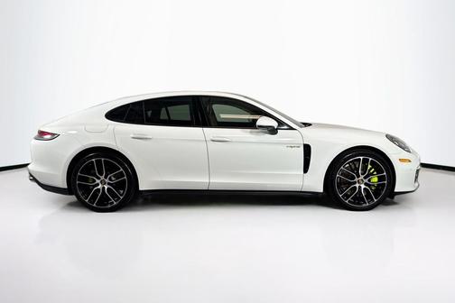 2023 Porsche Panamera 4