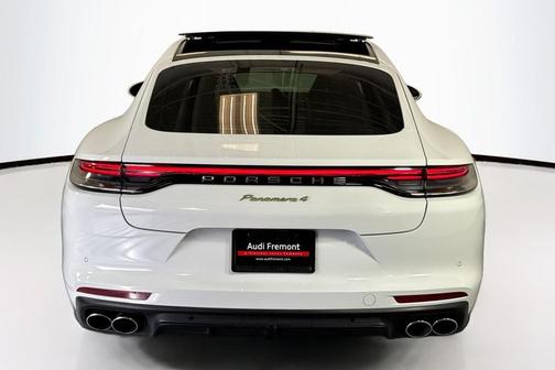 2023 Porsche Panamera 4