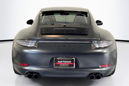 2016 Porsche 911 Carrera 4 GTS